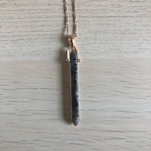 Stone rebel pendent - rose gold